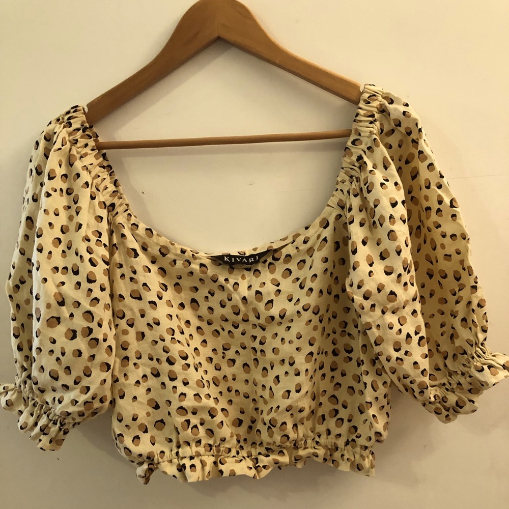 KIVARI Print Crop Top Size M